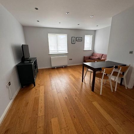 2-Bedroom Flat Walking Distance To Excel London - Perfect Location! Ngoại thất bức ảnh